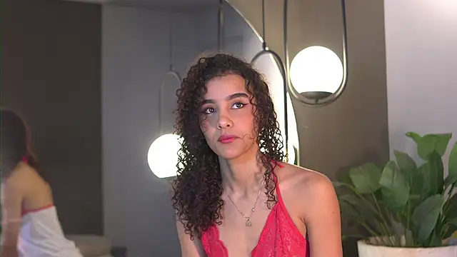 Snapshot of SeleneMous chatting on 05.19.26 SeleneMous online show from 05.19.26