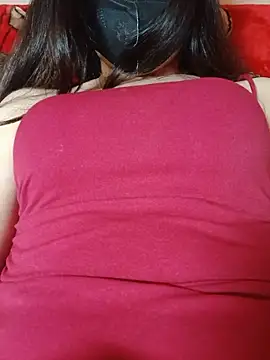 Snapshot of Cherry-squirtt chatting on 05.19.26 Cherry-squirtt online show from 05.19.26