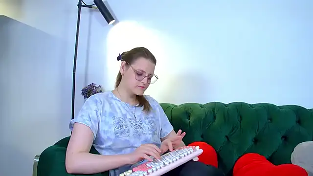 AlexaAvery online show from 06.13.26