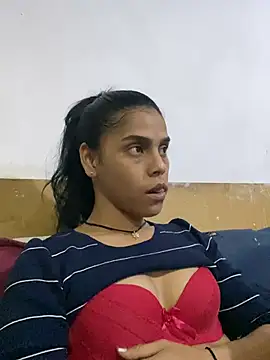Snapshot of Saray_queen1 chatting on 07.02.26 Saray queen1 online show from 07.02.26