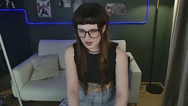 Nancy  Moss online show from 06.05.26