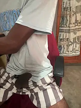 Snapshot of Inuchethi chatting on 02.16.25 Inuchethi online show from 02.16.25