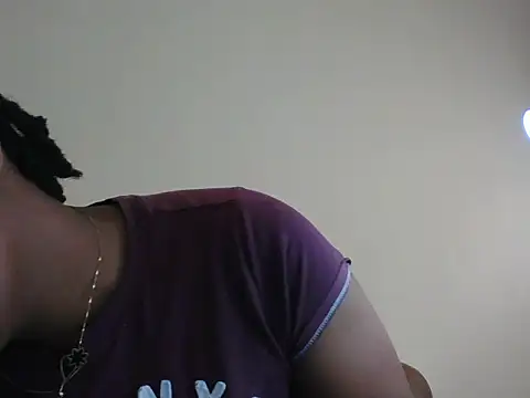 Snapshot of sexy_dove chatting on 06.13.26 sexy dove online show from 06.13.26
