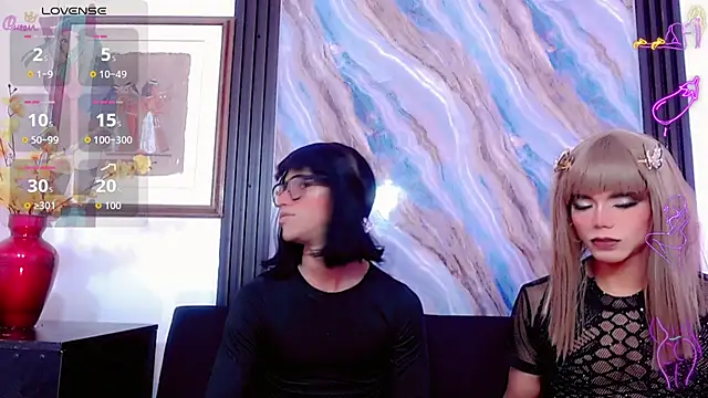Snapshot of Elena_and_Julian chatting on 05.22.26 Elena and Julian online show from 05.22.26