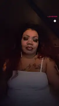 Snapshot of NailGoddessnow chatting on 01.01.25 NailGoddessnow online show from 01.01.25