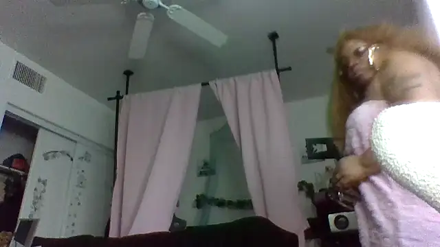 Snapshot of NailGoddessnow chatting on 02.08.26 NailGoddessnow online show from 02.08.26