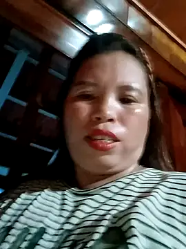 Snapshot of -Yeyi- chatting on 06.19.26 -Yeyi- online show from 06.19.26