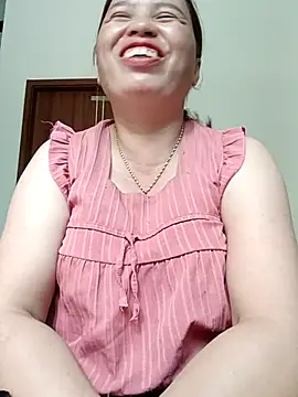 Snapshot of -Yeyi- chatting on 06.22.26 -Yeyi- online show from 06.22.26