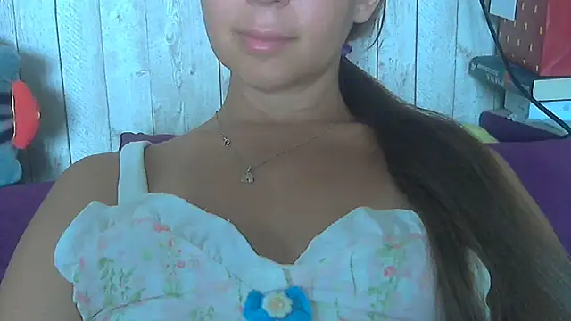 Snapshot of Bella--White chatting on 06.25.26 Bella--White online show from 06.25.26