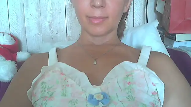 Snapshot of Bella--White chatting on 06.27.26 Bella--White online show from 06.27.26