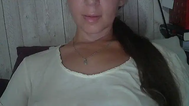 Snapshot of Bella--White chatting on 06.30.26 Bella--White online show from 06.30.26