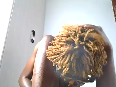 Snapshot of realcoochie chatting on 06.19.26 realcoochie online show from 06.19.26