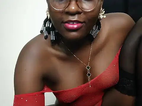 GoldenZuri online show from 06.24.26