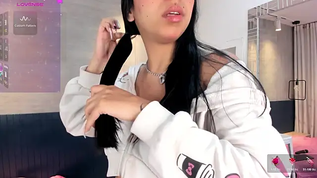 Snapshot of ByVanessa chatting on 06.26.26 ByVanessa online show from 06.26.26