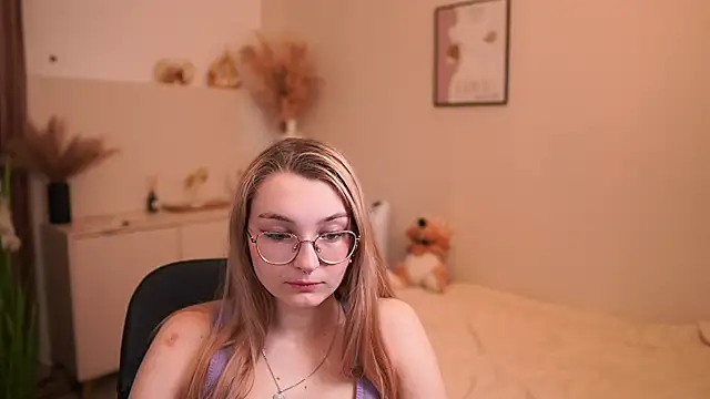 Sophielux18 online show from 05.20.26