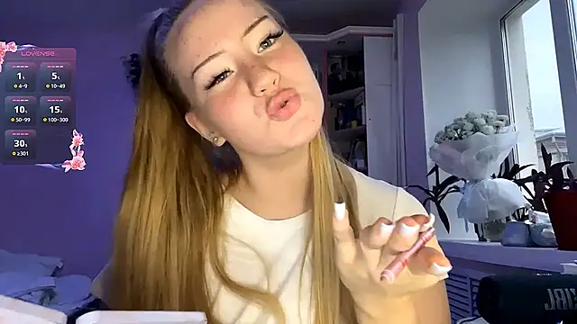 Snapshot of Lisi_Kiss_ chatting on 06.30.26 Lisi Kiss online show from 06.30.26