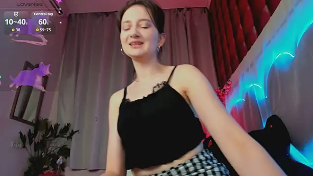 SummerLilaa online show from 06.08.26