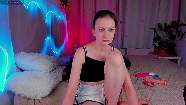 SummerLilaa online show from 06.22.26