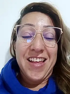 Snapshot of beautyfullchrys chatting on 06.17.26 beautyfullchrys online show from 06.17.26