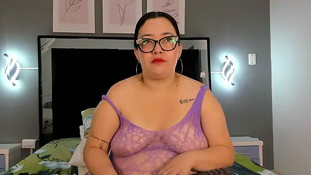 zoe curvyy online show from 07.03.26