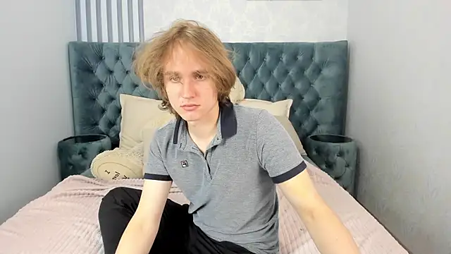 Snapshot of FinnBev chatting on 06.17.26 FinnBev online show from 06.17.26