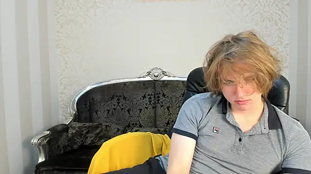 Snapshot of FinnBev chatting on 06.19.26 FinnBev online show from 06.19.26