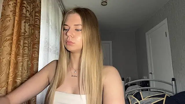 HoneysPiee online show from 06.03.26