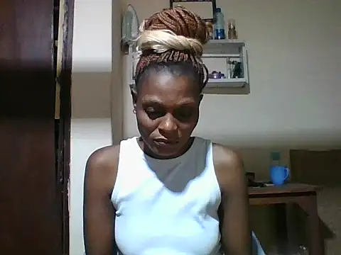 Snapshot of Ebonyqueen4 chatting on 06.13.26 Ebonyqueen4 online show from 06.13.26
