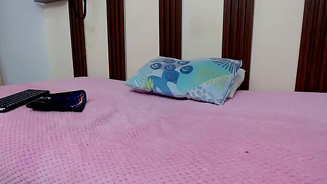 skinnykattylush19 online show from 06.11.26