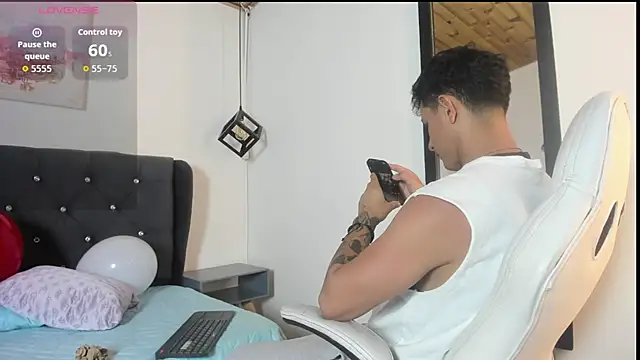 Snapshot of marcos_vieyra chatting on 06.23.26 marcos vieyra online show from 06.23.26