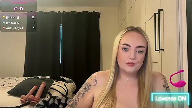 CurvyWetWife online show from 05.19.26