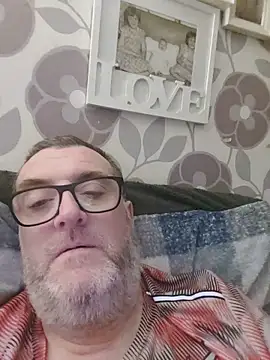 Snapshot of bigdickpeter78 chatting on 05.19.26 bigdickpeter78 online show from 05.19.26