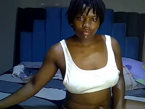 Snapshot of melanin_moon chatting on 06.13.26 melanin moon online show from 06.13.26