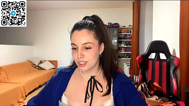 Snapshot of SweetFenomen67 chatting on 06.15.26 SweetFenomen67 online show from 06.15.26