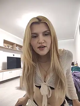 HotBlondie69 online show from 06.15.26