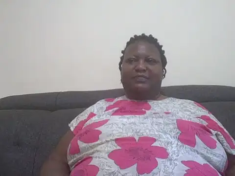 Snapshot of fat_ebonyqueen chatting on 06.05.26 fat ebonyqueen online show from 06.05.26