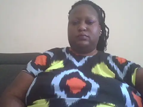 Snapshot of fat_ebonyqueen chatting on 06.17.26 fat ebonyqueen online show from 06.17.26