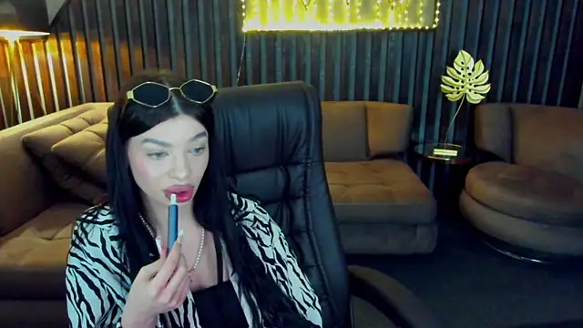 Mia  Mia  online show from 05.19.26