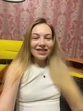 Snapshot of Adelin_aa chatting on 05.20.26 Adelin aa online show from 05.20.26