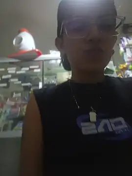 Snapshot of dangerousmuse chatting on 06.17.26 dangerousmuse online show from 06.17.26
