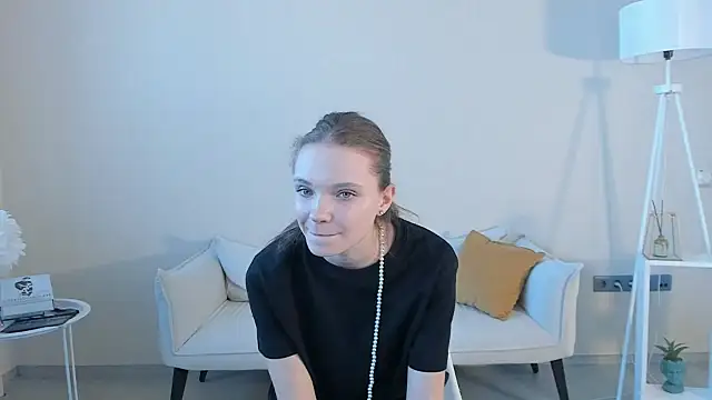 EstelleCondra online show from 05.20.26