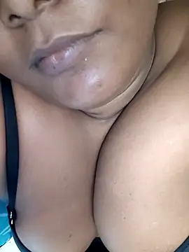 Snapshot of Yazhi_THUG_DeSi chatting on 06.09.26 Yazhi THUG DeSi online show from 06.09.26