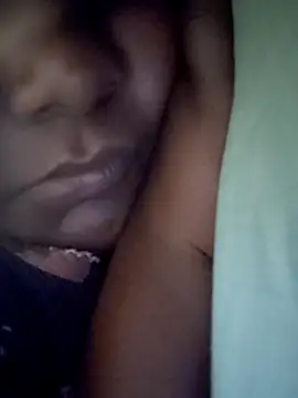 Snapshot of Yazhi_THUG_DeSi chatting on 06.14.26 Yazhi THUG DeSi online show from 06.14.26