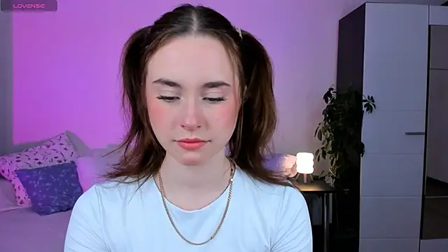 Snapshot of Lilit_Dream chatting on 06.11.26 Lilit Dream online show from 06.11.26