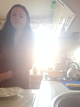Snapshot of Meri_a chatting on 06.15.26 Meri a online show from 06.15.26