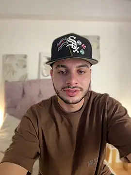 Snapshot of Amadeo_Wild_ chatting on 05.23.26 Amadeo Wild online show from 05.23.26