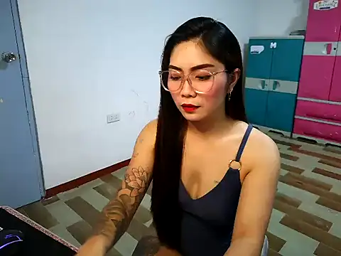Snapshot of Sexynica chatting on 06.18.26 Sexynica online show from 06.18.26