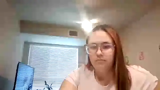 Snapshot of Midnight_Riott chatting on 05.27.26 Midnight Riott online show from 05.27.26