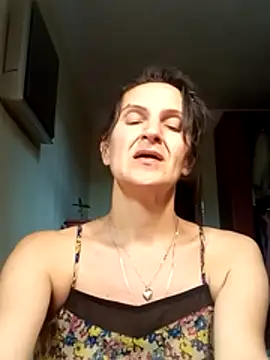 Snapshot of Alene_Lorrie chatting on 07.08.26 Alene Lorrie online show from 07.08.26