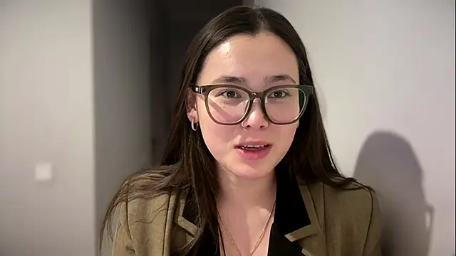 AmeliaAurelia online show from 05.21.26